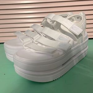 WOMEN'S NIKE WOMENS CLASSIC SPORT SLIDES